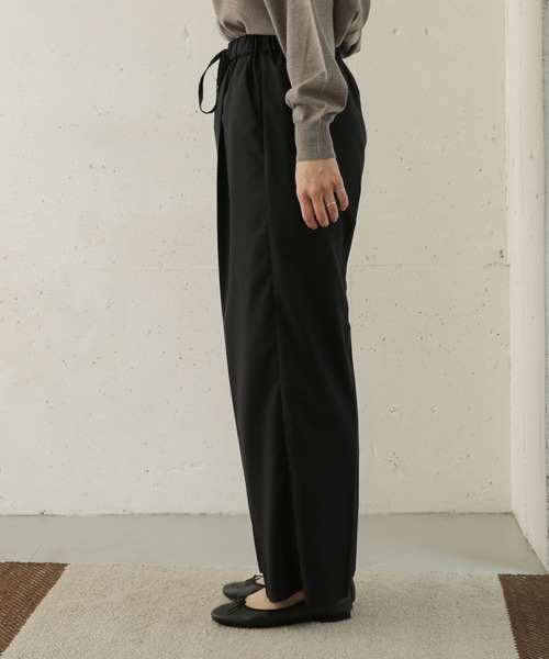 URBAN RESEARCH DOORS（アーバンリサーチドアーズ）の「クリアツイルストレートパンツ（その他パンツ・レディース・チャコールグレー/ブラック・36/38）」の12枚目の写真