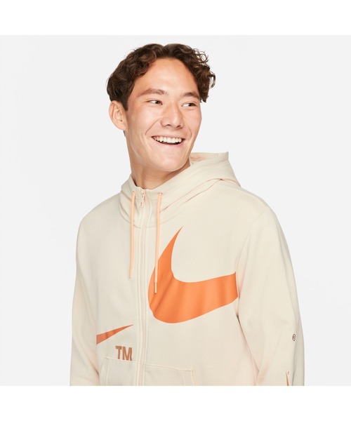 NIKE(ナイキ)の「NIKE/ナイキ NSW スウッシュFZ FT L/S フーディ/NSW スウッシュ フルジップ フレンチテリー ロングスリーブ フーディ(ナイロンジャケット・メンズ・ベージュ/ブラック・S/L/XL/M)」の7枚目の写真
