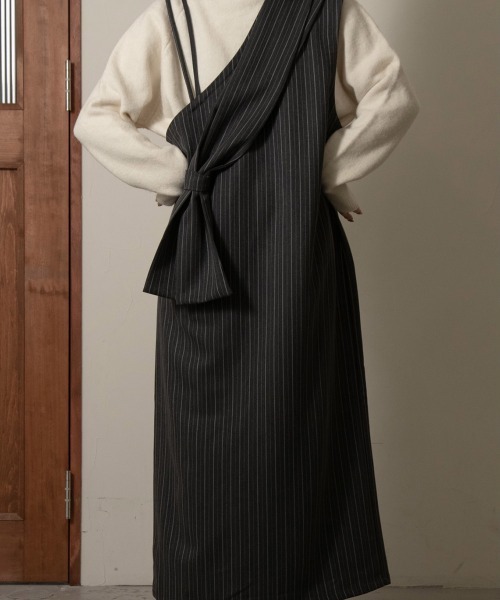 lawgy（ラウジー）の「design shoulder stripe op（ワンピース・レディース・ブラウン/チャコール・FREE）」の6枚目の写真