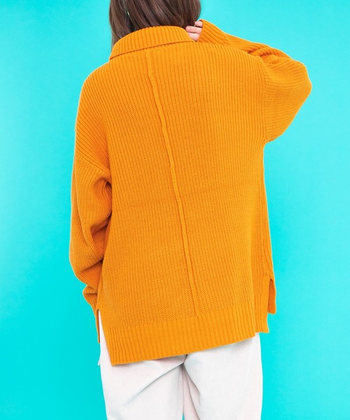 PairPair（ペアペア）の「タートルニットプルオーバー(ユニセックス)（ニット/セーター・レディース・オレンジ/アイボリー/グレイッシュブルー・FREE）」の12枚目の写真