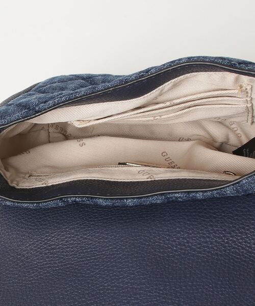 Guess(ゲス)の「GILLIAN Mini Crossbody Flap(ショルダーバッグ・レディース・インディゴブルー・ONE SIZE)」の13枚目の写真