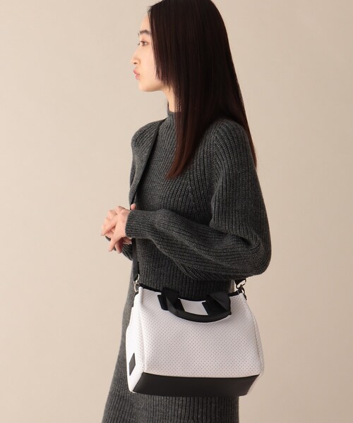 OPAQUE.CLIP（オペークドットクリップ）の「◆スクエアアソートミドルトートバッグ 【2WAY・抗菌防臭裏地生地使用】（トートバッグ・レディース・ブラック系1/ブルー系6/ホワイト系3/ホワイト系2・00）」の6枚目の写真