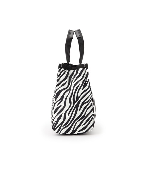 OPAQUE.CLIP（オペークドットクリップ）の「◆スクエアアソートミドルトートバッグ 【2WAY・抗菌防臭裏地生地使用】（トートバッグ・レディース・ブラック系1/ブルー系6/ホワイト系3/ホワイト系2・00）」の16枚目の写真