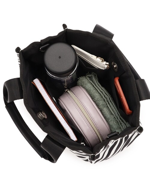 OPAQUE.CLIP（オペークドットクリップ）の「◆スクエアアソートミドルトートバッグ 【2WAY・抗菌防臭裏地生地使用】（トートバッグ・レディース・ブラック系1/ブルー系6/ホワイト系3/ホワイト系2・00）」の19枚目の写真