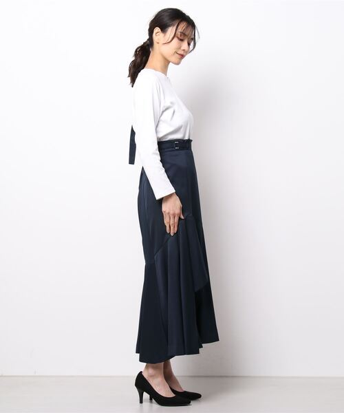 REDYAZEL（レディアゼル）の「サス付きイレギュラーヘムスカート（スカート・レディース・ブルー/カーキ/ネイビー・SMALL/MEDIUM）」の6枚目の写真