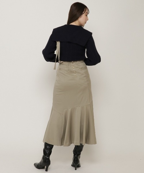 REDYAZEL（レディアゼル）の「サス付きイレギュラーヘムスカート（スカート・レディース・ブルー/カーキ/ネイビー・SMALL/MEDIUM）」の9枚目の写真