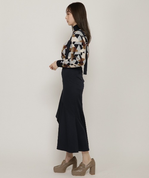 REDYAZEL（レディアゼル）の「サス付きイレギュラーヘムスカート（スカート・レディース・ブルー/カーキ/ネイビー・SMALL/MEDIUM）」の15枚目の写真