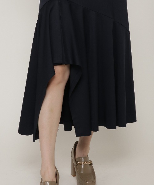 REDYAZEL（レディアゼル）の「サス付きイレギュラーヘムスカート（スカート・レディース・ブルー/カーキ/ネイビー・SMALL/MEDIUM）」の19枚目の写真