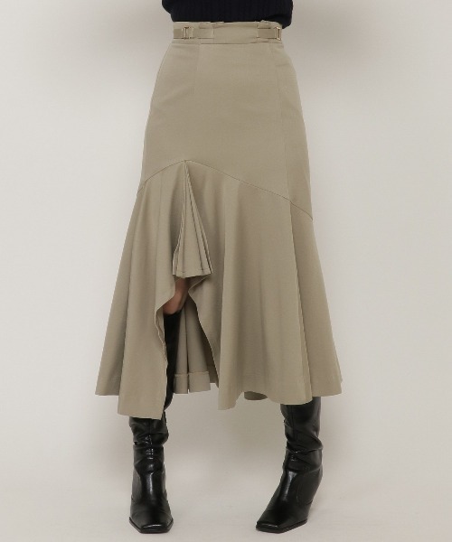 REDYAZEL（レディアゼル）の「サス付きイレギュラーヘムスカート（スカート・レディース・ブルー/カーキ/ネイビー・SMALL/MEDIUM）」の11枚目の写真