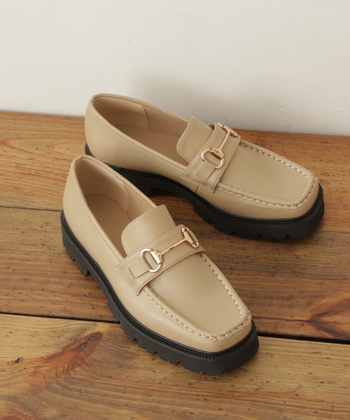 N.（N. Natural Beauty Basic）（エヌエヌナチュラルビューティーベーシック）の「◆トラックソールローファー（ローファー・レディース・ブラック/ベージュ・24.5/23.5）」の2枚目の写真