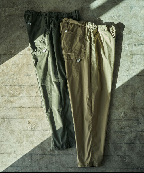Lee(リー)の「Lee x B:MING by BEAMS / 別注 FLeeasy タイプライター イージーパンツ(チノパンツ・メンズ・カーキ/オリーブ・ONE SIZE)」の9枚目の写真
