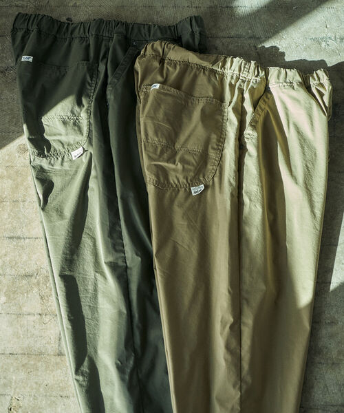 Lee(リー)の「Lee x B:MING by BEAMS / 別注 FLeeasy タイプライター イージーパンツ(チノパンツ・メンズ・カーキ/オリーブ・ONE SIZE)」の8枚目の写真