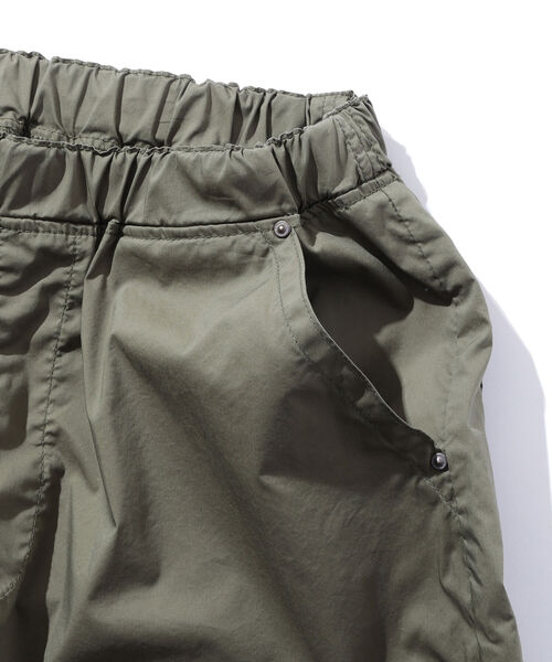 Lee(リー)の「Lee x B:MING by BEAMS / 別注 FLeeasy タイプライター イージーパンツ(チノパンツ・メンズ・カーキ/オリーブ・ONE SIZE)」の4枚目の写真