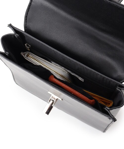 tk.TAKEO KIKUCHI（ティーケータケオキクチ）の「◆シンセティックレザーハンドルバッグ（ハンドバッグ・メンズ・ブラック/ベージュ・00）」の11枚目の写真