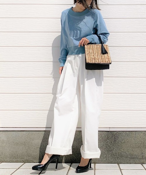 Q（キュー）の「エンボスロゴトップス（スウェット・レディース・ライトグレー/ライトブルー/ブラック・MEDIUM）」の6枚目の写真