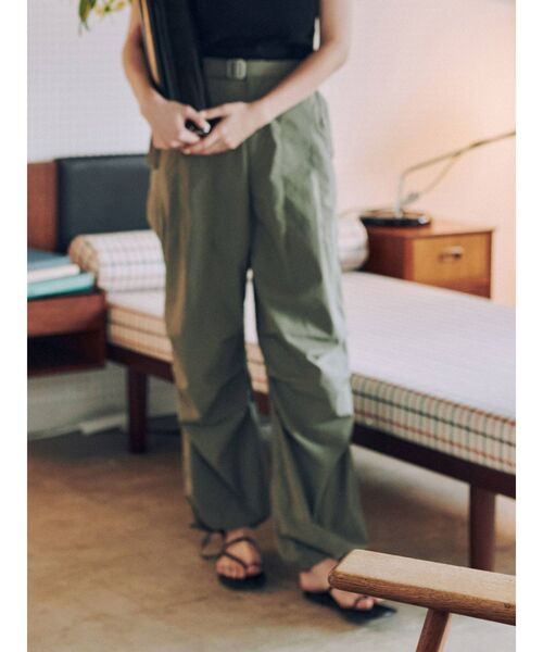 Ungrid（アングリッド）の「ミリタリーボリュームパンツ（その他パンツ・レディース・チャコールグレー/カーキ・FREE）」の14枚目の写真