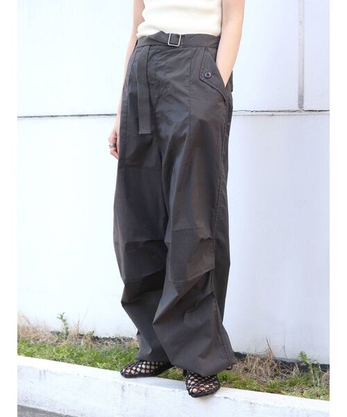 Ungrid（アングリッド）の「ミリタリーボリュームパンツ（その他パンツ・レディース・チャコールグレー/カーキ・FREE）」の16枚目の写真
