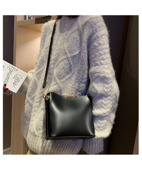 セール ポーチ付き 韓国風ショルダーバッグ ショルダーバッグ おしゃれスタ オシャレスタ のファッション通販 Zozotown