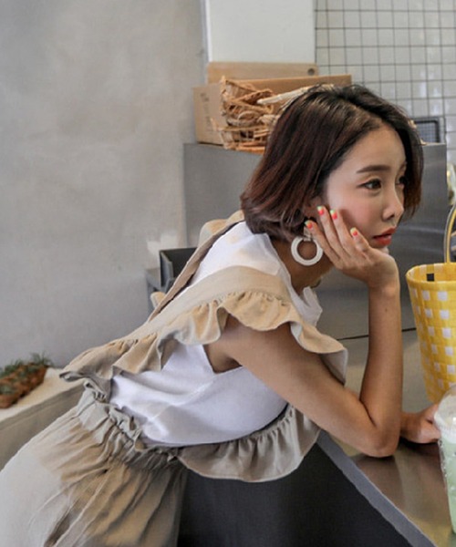 Doula Doula（ドゥーラドゥーラ）の「フリル サロペットパンツ（サロペット/オーバーオール・レディース・ベージュ/ブルー・M/L）」の6枚目の写真