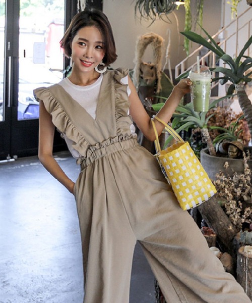 Doula Doula（ドゥーラドゥーラ）の「フリル サロペットパンツ（サロペット/オーバーオール・レディース・ベージュ/ブルー・M/L）」の10枚目の写真