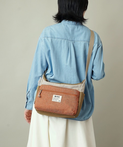 moz(モズ)の「moz スクエアショルダーバッグ ZZEI-28(ショルダーバッグ・レディース・グレー系2/ネイビー/ブラック/トリコロール/グレー系1/グレー系その他2/ミント/モスグリーン・ONE SIZE)」の16枚目の写真