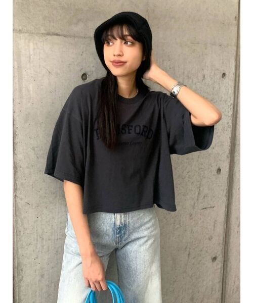 EMODA（エモダ）の「ヴィンテージクロップTシャツ（Tシャツ/カットソー・レディース・ブラック/ホワイト/グレー・FREE）」の7枚目の写真
