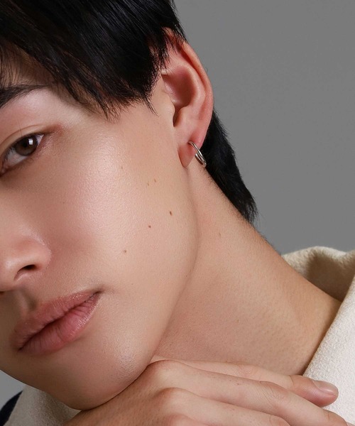 LION HEART（ライオンハート）の「【限定展開】“LH-1”プレーンイヤリング/サージカルステンレス（金属アレルギー対応）【LION HEART / ライオンハート】（イヤリング・メンズ・シルバー・M/L）」の9枚目の写真