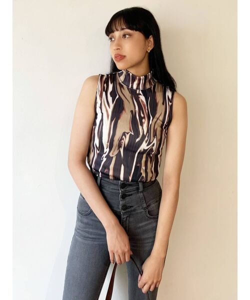 EMODA（エモダ）の「ミニハイネックトップ（Tシャツ/カットソー・レディース・ホワイト/ブラック/ブルー/その他・FREE）」の4枚目の写真