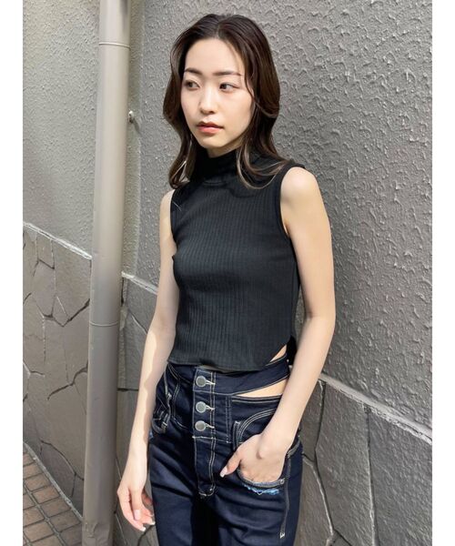 EMODA（エモダ）の「ミニハイネックトップ（Tシャツ/カットソー・レディース・ホワイト/ブラック/ブルー/その他・FREE）」の2枚目の写真