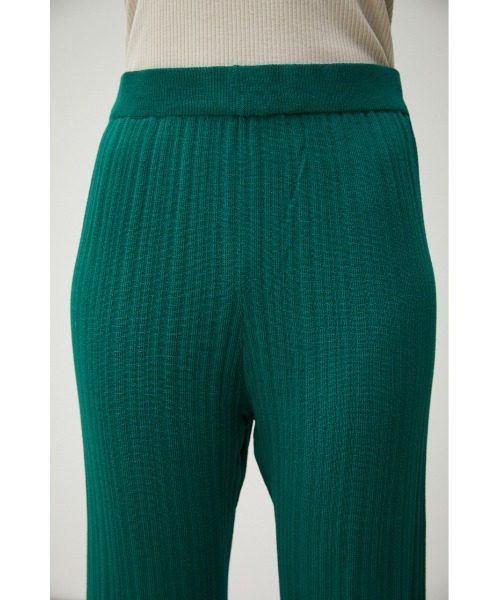 AZUL by moussy（アズールバイマウジー）の「RIB KNIT STRAIGHT WIDE PT/リブニットストレートワイドパンツ（その他パンツ・レディース・ベージュ/グリーン/ブラック・MEDIUM/SMALL）」の7枚目の写真