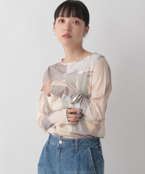 きは LOWRYS FARM（ローリーズファーム）の「シアークルーロングスリーブ