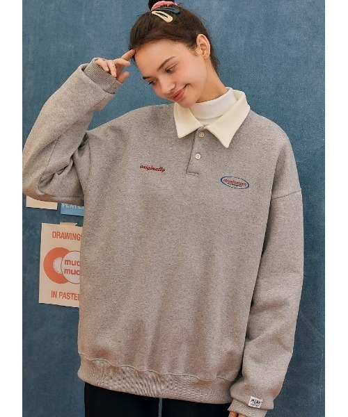 muahmuah(ムーアムーア)の「A'GEM/9 × .kom『muah muah/ムーアムーア』COMBI STITCH LOGO NAPPING MTM/コンビステッチロゴ ナッピング スウェットシャツ(スウェット・レディース・アイボリー/グレー/ブラック・FREE)」の12枚目の写真