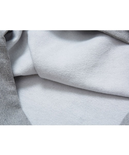 muahmuah(ムーアムーア)の「A'GEM/9 × .kom『muah muah/ムーアムーア』COMBI STITCH LOGO NAPPING MTM/コンビステッチロゴ ナッピング スウェットシャツ(スウェット・レディース・アイボリー/グレー/ブラック・FREE)」の11枚目の写真