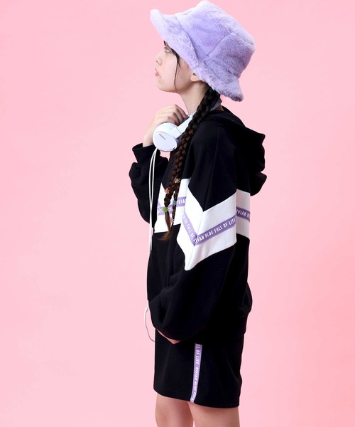 Right-on(ライトオン)の「【VIVIAN BLUE】シェブロンセットアップ(その他トップス・キッズ・ブルー/ブラック・130/150/140/120)」の4枚目の写真