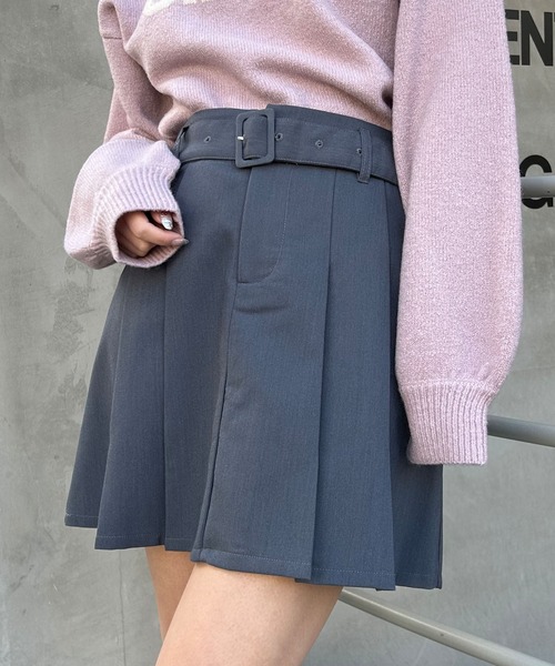 INGNI（イング）の「ベルト付プリーツ／スカパン（スカート・レディース・ベージュ/ブラック/グレー・FREE）」の2枚目の写真