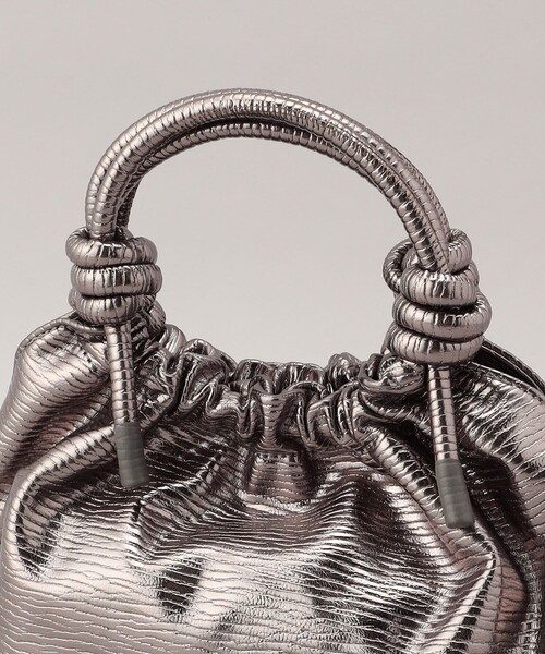 Firsthand（ファーストハンド）の「HVISK/ヴィスク JOLLY METALLIC MOTION / メタリックハンドバッグ（ハンドバッグ・レディース・シルバー・ONE SIZE）」の2枚目の写真