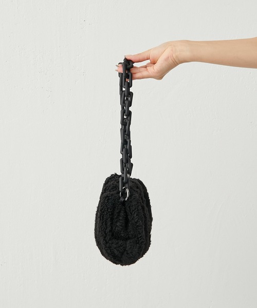 LAURA DI MAGGIO（ローラディマッジオ）の「【LAURA DI MAGGIO】ボアチェーンショルダーバッグ（ショルダーバッグ・レディース・ベージュ/ブラック・FREE）」の3枚目の写真