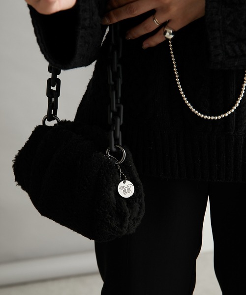 LAURA DI MAGGIO（ローラディマッジオ）の「【LAURA DI MAGGIO】ボアチェーンショルダーバッグ（ショルダーバッグ・レディース・ベージュ/ブラック・FREE）」の17枚目の写真