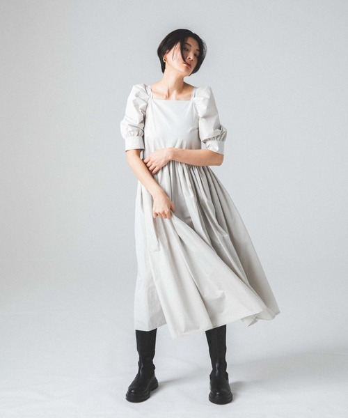 MECRE(メクル)の「ギャザーボリュームワンピース(ワンピース・レディース・グレー/ブラック・S/M)」の17枚目の写真