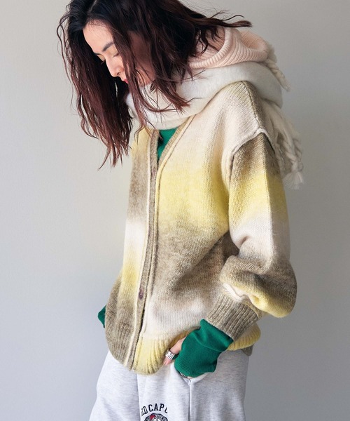 VENCEEXCHANGE（ヴァンスエクスチェンジ）の「グラデーションニットカーディガン／ミックスニット／カラーニット／カラーグラデーションニット/オーバーサイズ/レイヤード/ボリュームスリーブ（カーディガン/ボレロ・レディース・イエロー/ピンク/グリーン・FREE）」の6枚目の写真