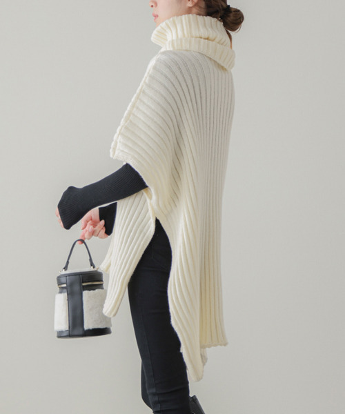 AMELY（エミリー）の「2wayアウターポンチョ（ポンチョ・レディース・ホワイト/ベージュ/マスタード/ブラック・フリー）」の14枚目の写真