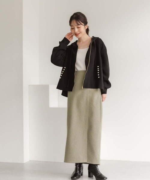 fifth（フィフス）の「パールデザインバックフリルパーカー（パーカー・レディース・ベージュ/ブラック・M）」の4枚目の写真