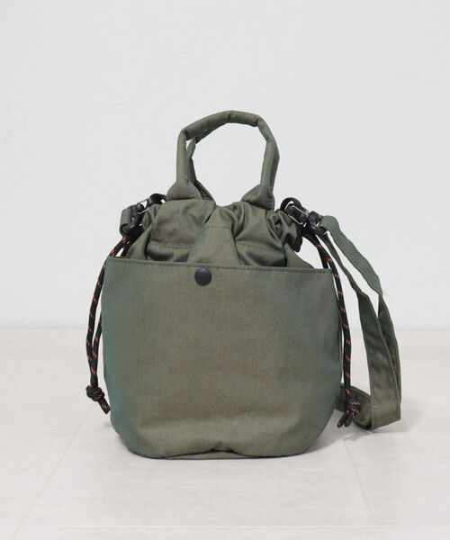 UNIVERSAL OVERALL(ユニバーサルオーバーオール)の「【UNIVERSAL OVERALL】2WAYポーチバッグM(ショルダーバッグ・レディース・ブラック/ベージュ/オリーブ・FREE)」の4枚目の写真