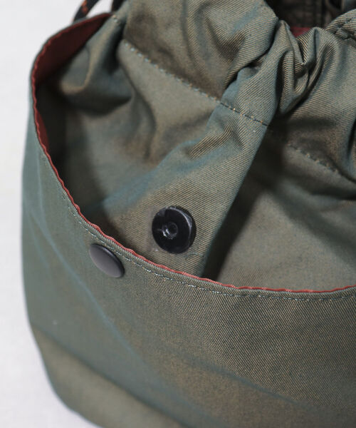 UNIVERSAL OVERALL(ユニバーサルオーバーオール)の「【UNIVERSAL OVERALL】2WAYポーチバッグM(ショルダーバッグ・レディース・ブラック/ベージュ/オリーブ・FREE)」の10枚目の写真