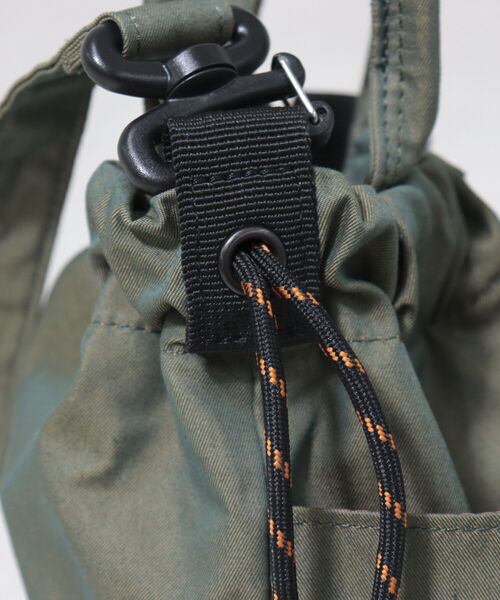 UNIVERSAL OVERALL(ユニバーサルオーバーオール)の「【UNIVERSAL OVERALL】2WAYポーチバッグM(ショルダーバッグ・レディース・ブラック/ベージュ/オリーブ・FREE)」の9枚目の写真