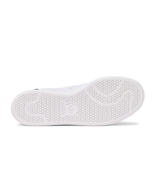 adidas(アディダス)の「STAN SMITH LUX HQ6785(スニーカー・メンズ・ホワイト系その他・28.0cm/28.5cm/29.0cm/27.5cm/23.5cm/25.5cm/24.5cm/24.0cm/26.0cm/27.0cm/23.0cm/25.0cm/26.5cm/30.0cm/22.5cm)」の8枚目の写真