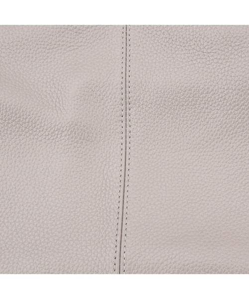 COOCO（クーコ）の「【牛革】シュリンクレザー2WAYショルダーバッグ（ショルダーバッグ・レディース・ブラウン/ライトピンク/レッド/グレー/ブルー/グリーン/パープル/シルバー/ブラック/オフホワイト/レッド系その他/モカ・9）」の14枚目の写真