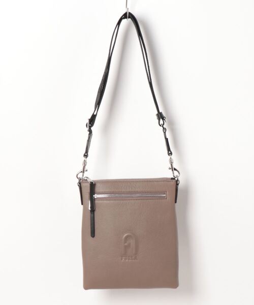 FURLA（フルラ）の「MAN COSMO MINI CROSSBODY（ショルダーバッグ・メンズ・グレイッシュベージュ・ONE SIZE）」の6枚目の写真