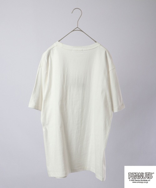 PEANUTS（ピーナッツ）の「PEANUTS スヌーピー ワンポイント半袖Tシャツ（Tシャツ/カットソー・メンズ・ホワイト系その他/グリーン/オフホワイト/ホワイト/レモンイエロー/グレイッシュブルー/ピンク/ネイビー/チャコール/チャコールグレー・L/LL/M/S）」の12枚目の写真