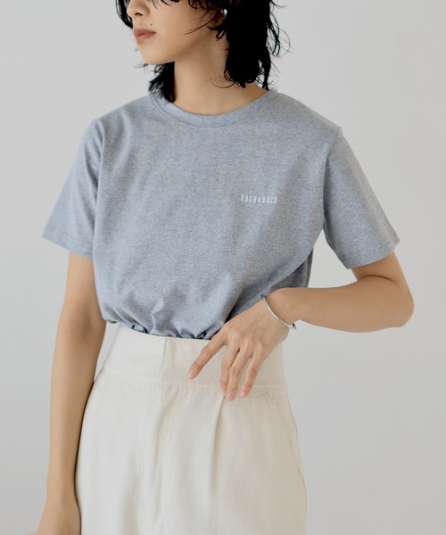  hellam（へラム）の「刺繍ロゴ コンパクトTシャツ（Tシャツ/カットソー・レディース・杢グレー/オフホワイト/ブラック/ネイビー・FREE）」の5枚目の写真